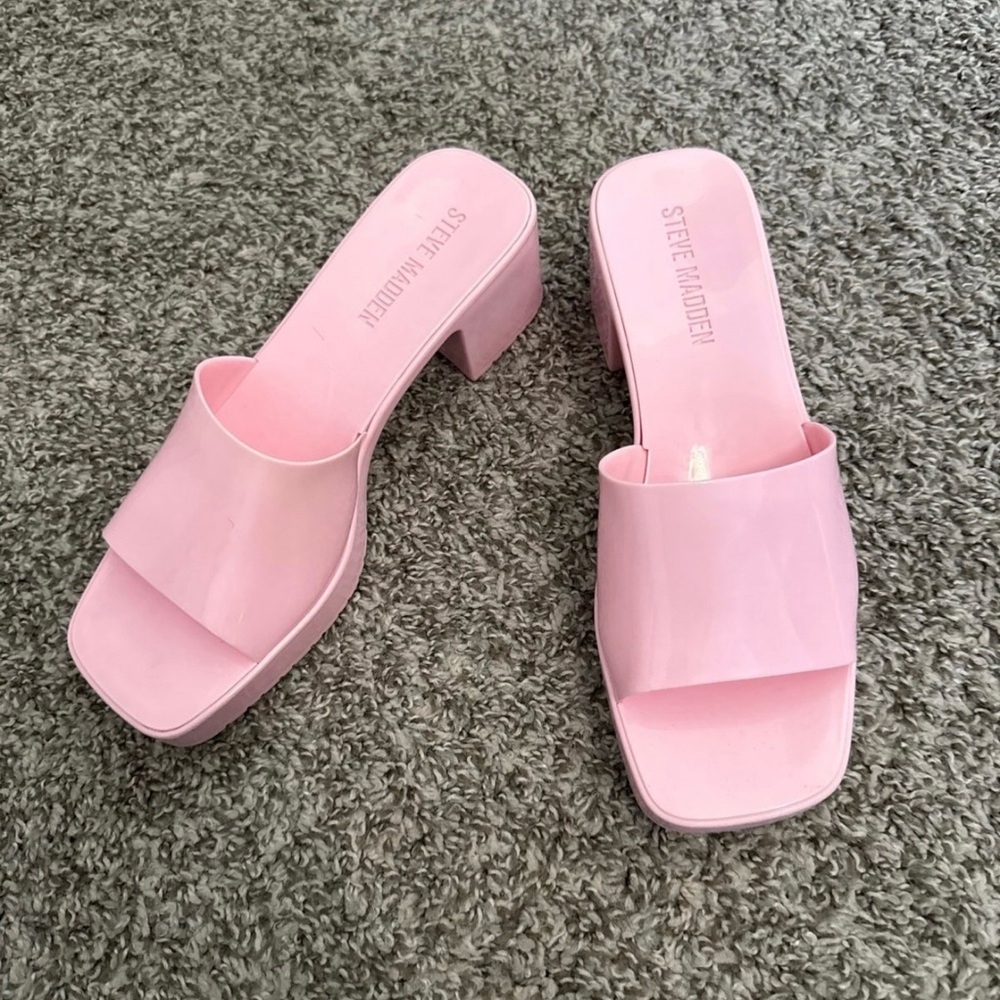 NEW Steve Madden Light Pink Harlin Sandals